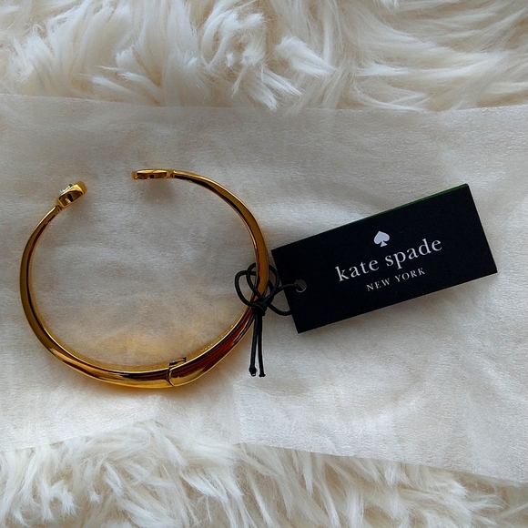 🥂Kate Spade New York Spot The Black Spade Golden Bangle Bracelet NWT 🥂 - Picture 4 of 13